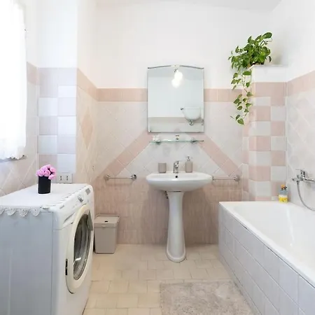 Holiday home A 300mt Dalla Metro Linea C - Dimora Intima E Tranquilla Rome